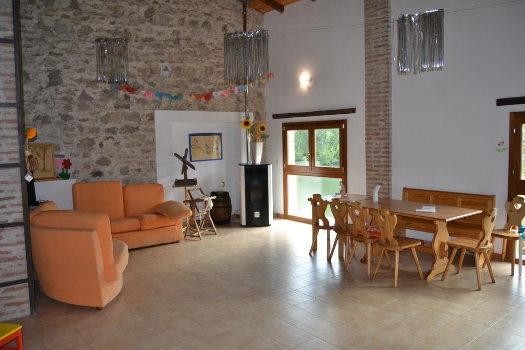 Agriturismo Ca Del Buco Hotel Monte San Giovanni  ภายนอก รูปภาพ